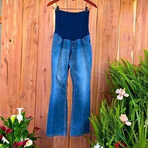 Ladies maternity jeans size Medium by Two Hearts Mayernity